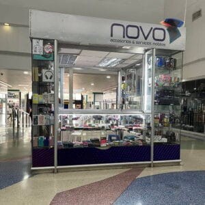 Vista de la vitrina de exhibición del Kiosko del aliado Novo en Metrosol Maracaibo