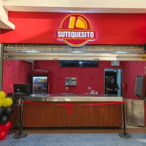 Fachada del restaurante de comida venezolana Sutequesito en Metrosol Maracaibo